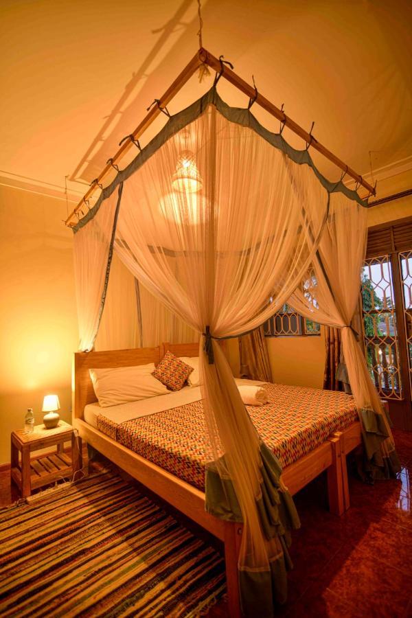 Cycad Entebbe Guest House Exterior photo